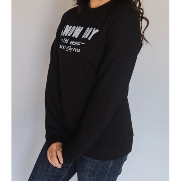 FR & Company Snow Day Sweatshirt Best Day Ever Fuzzy Lined Fleece Sweater Warm - Picture 4 of 7